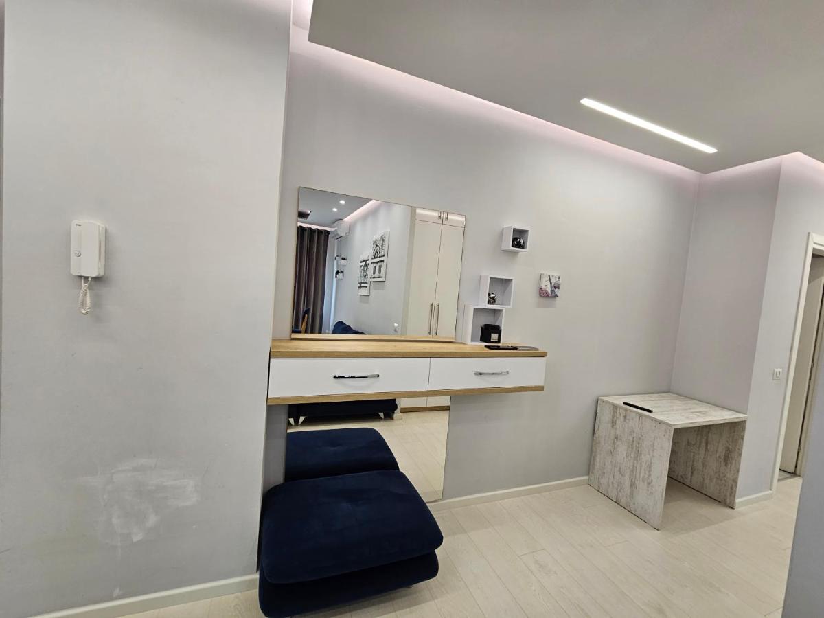 Tower Bridge Apartment Tirana Bagian luar foto
