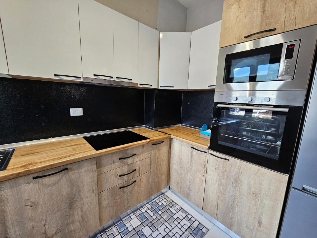 Tower Bridge Apartment Tirana Bagian luar foto