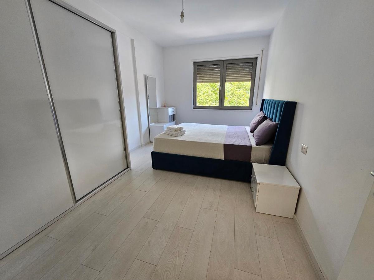 Tower Bridge Apartment Tirana Bagian luar foto