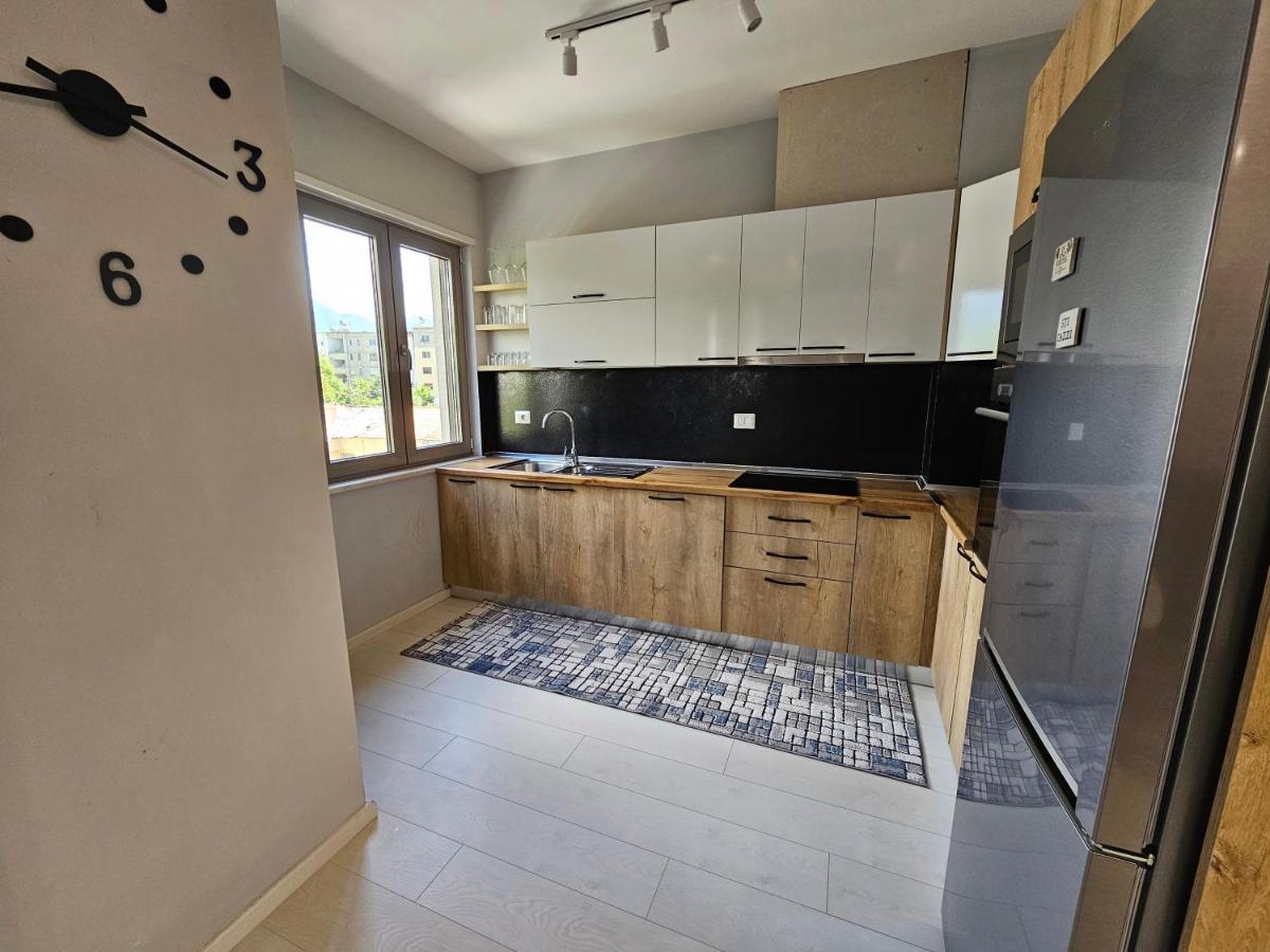 Tower Bridge Apartment Tirana Bagian luar foto