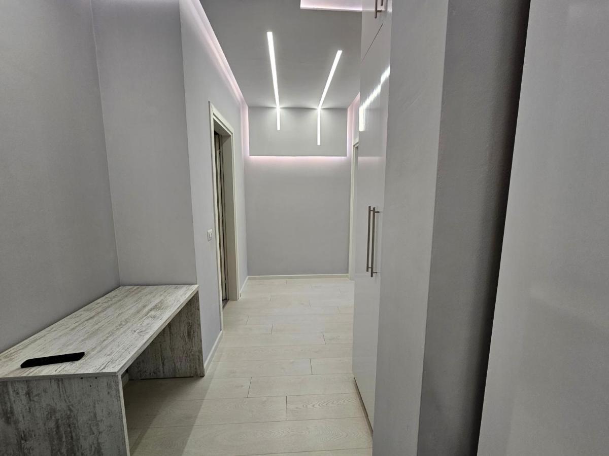 Tower Bridge Apartment Tirana Bagian luar foto