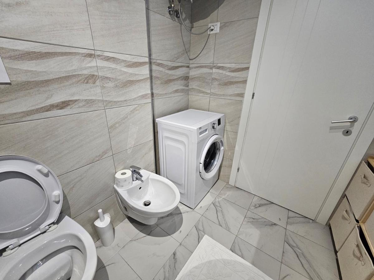 Tower Bridge Apartment Tirana Bagian luar foto