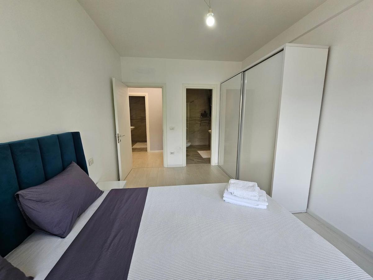 Tower Bridge Apartment Tirana Bagian luar foto